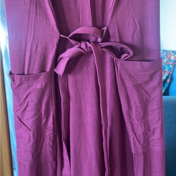 BNWOT MeUNdies red modal jumpsuit  Soft & comfy size small - Picture 3 of 4